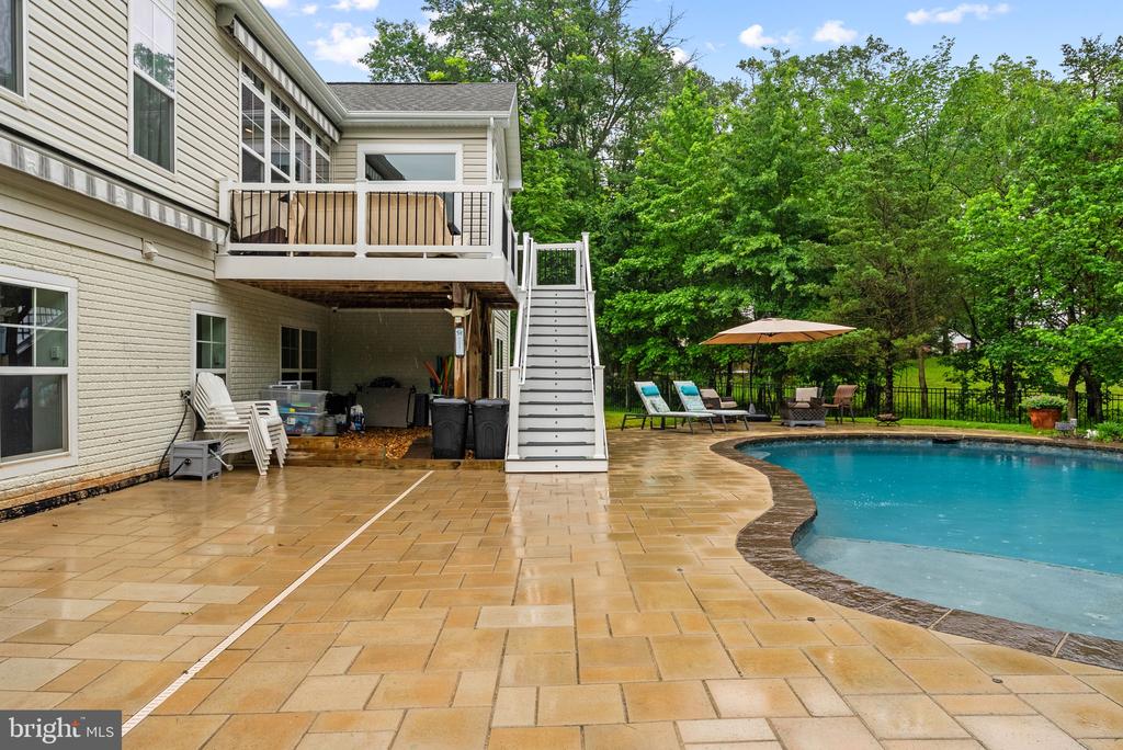 9801 THOROUGHBRED ROAD