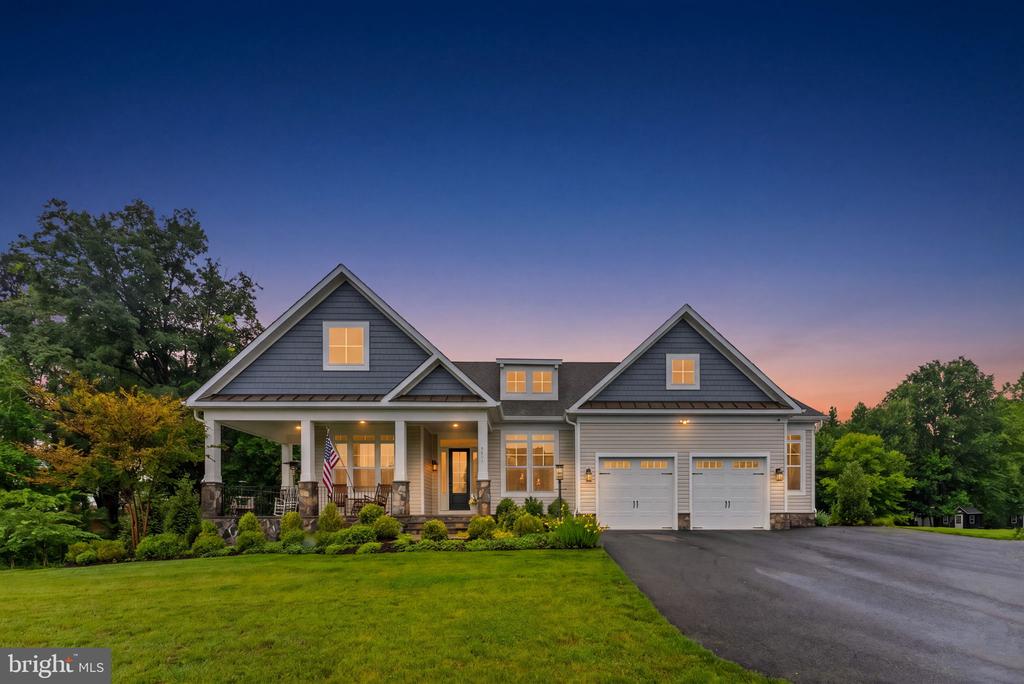 9801 THOROUGHBRED ROAD