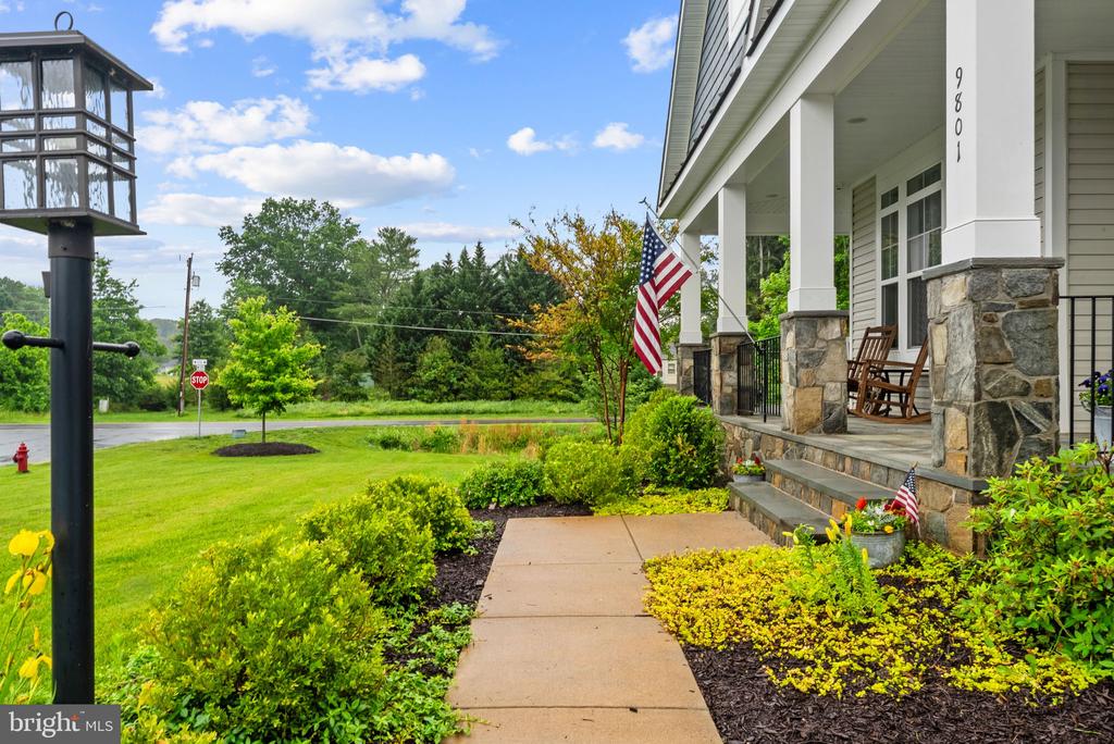9801 THOROUGHBRED ROAD