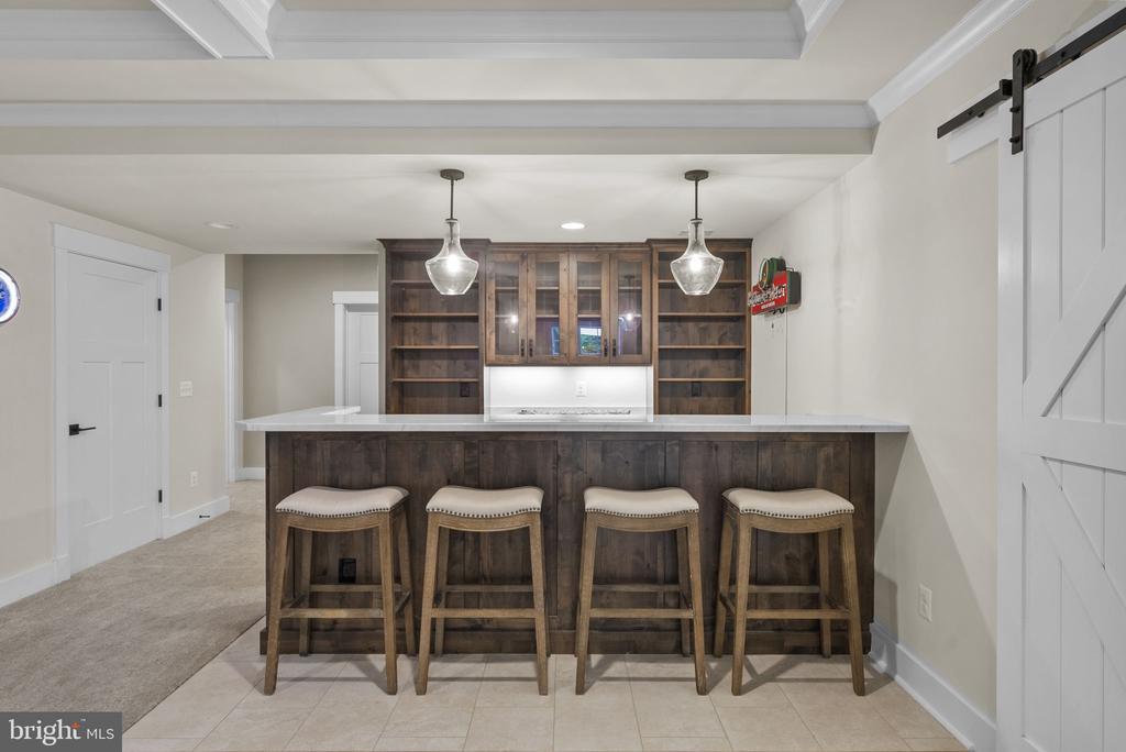 9801 THOROUGHBRED ROAD