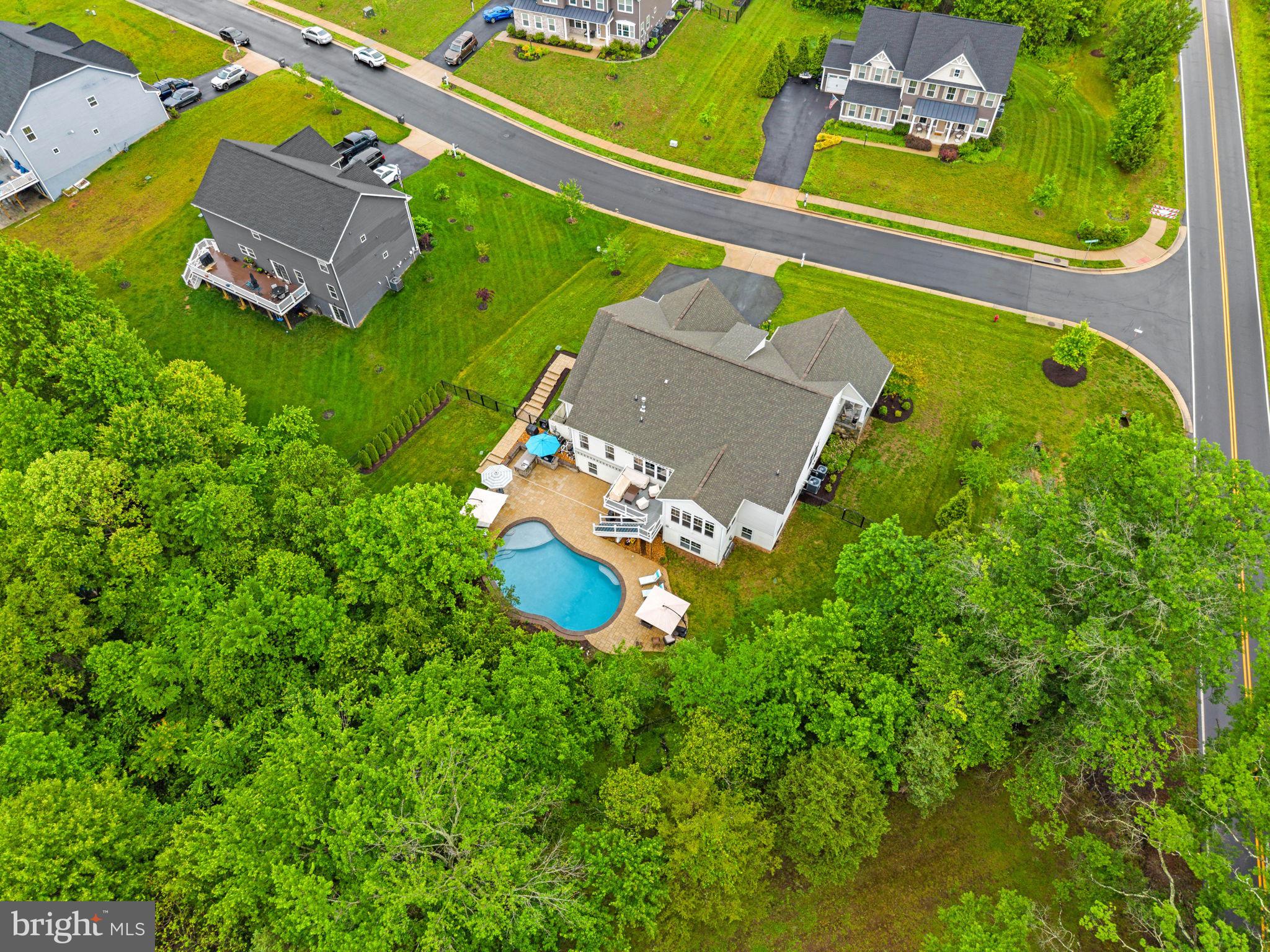 9801 THOROUGHBRED ROAD