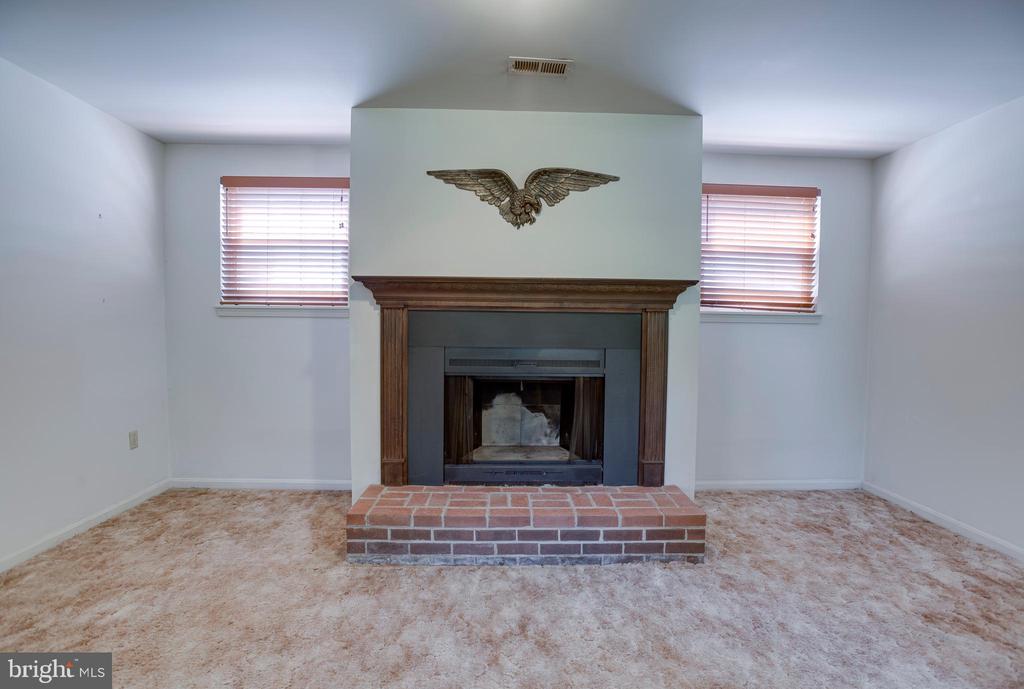 7077 WESTMORELAND DRIVE