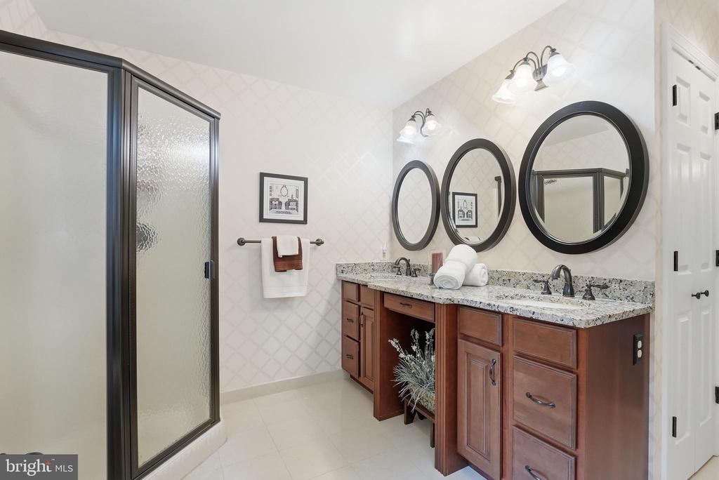 4585 CANTER LANE