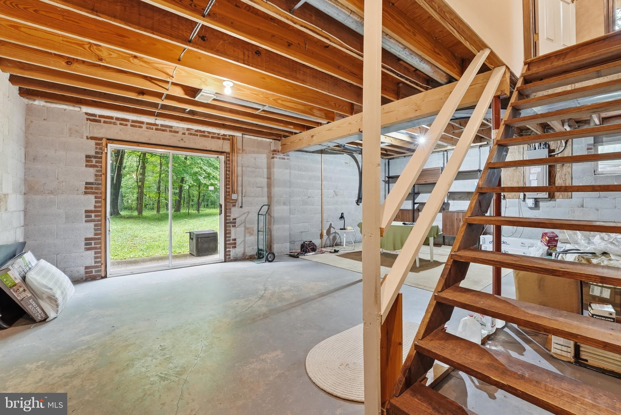 4585 CANTER LANE