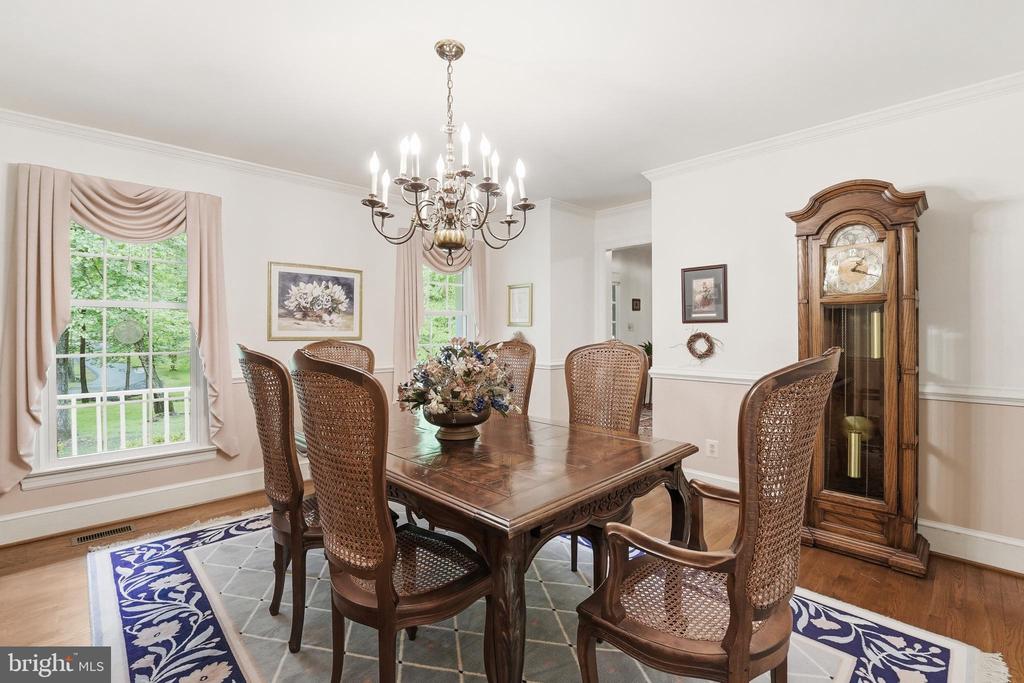 4585 CANTER LANE