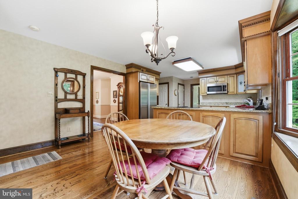 4585 CANTER LANE