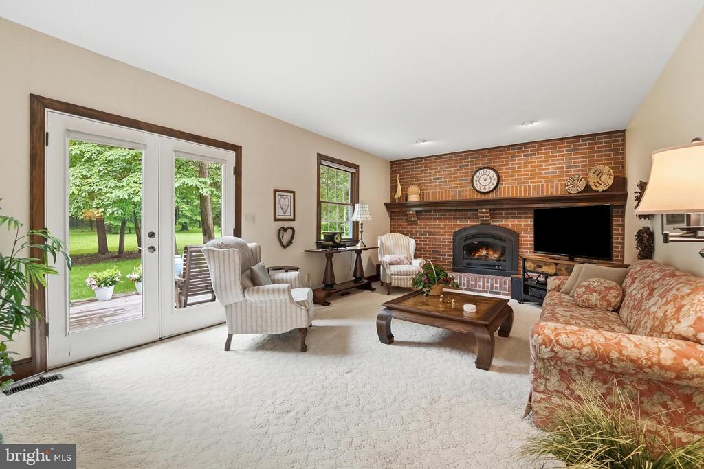 4585 CANTER LANE