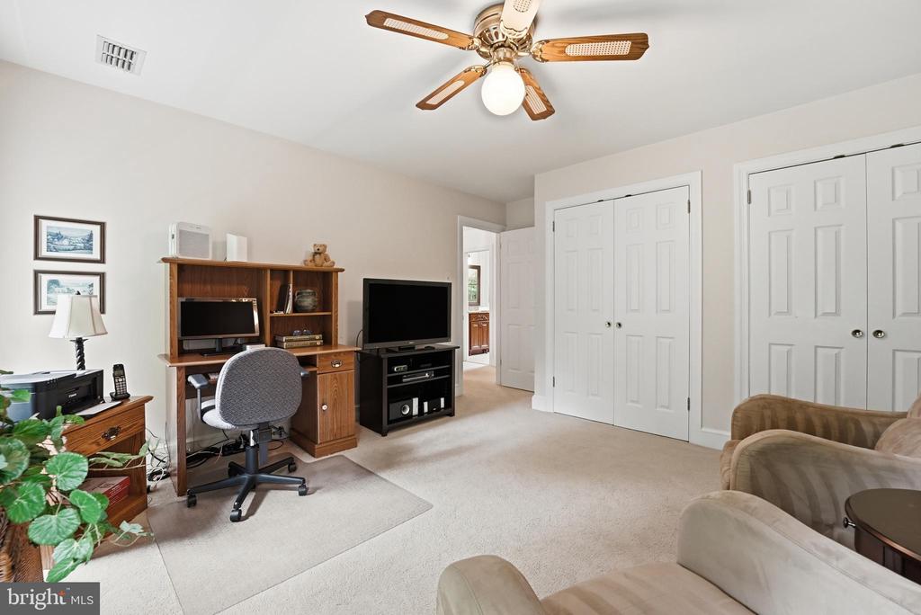 4585 CANTER LANE