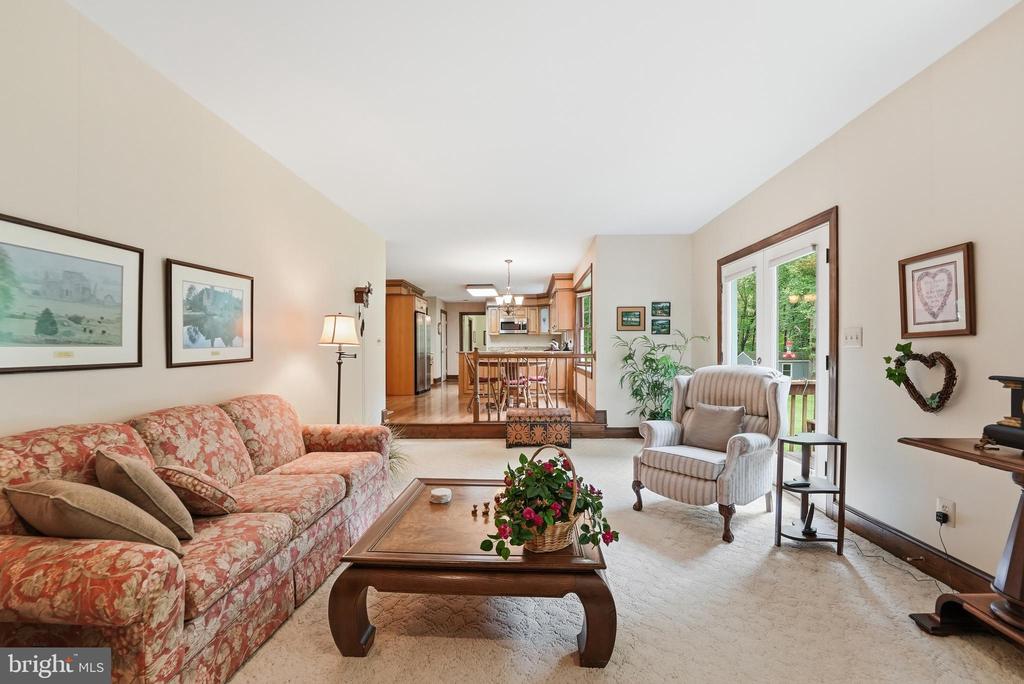 4585 CANTER LANE