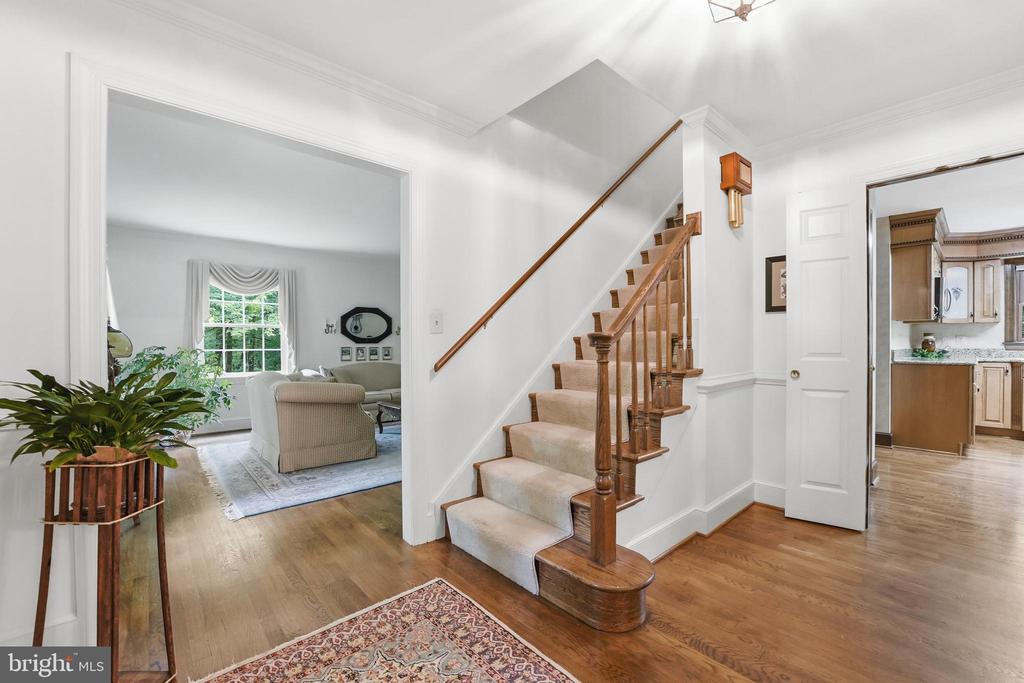 4585 CANTER LANE