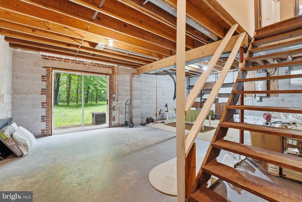 4585 CANTER LANE