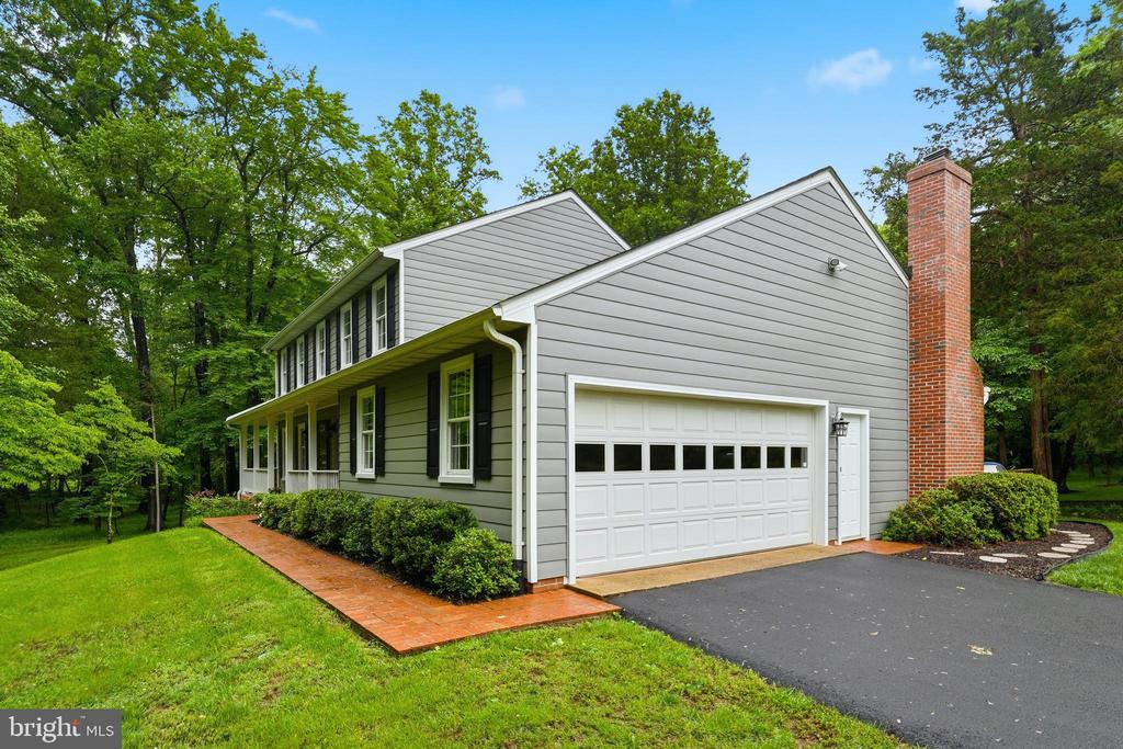 4585 CANTER LANE