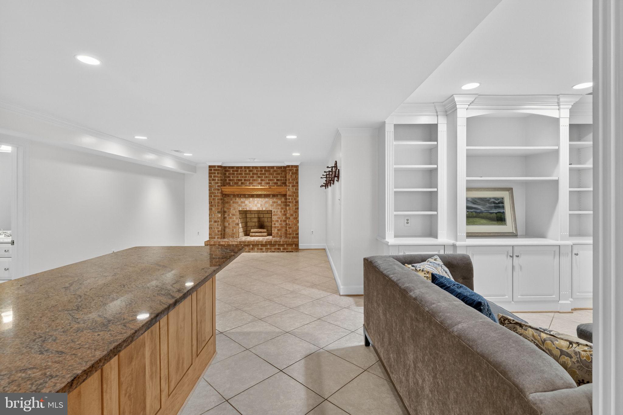 4531 DEN HAAG ROAD