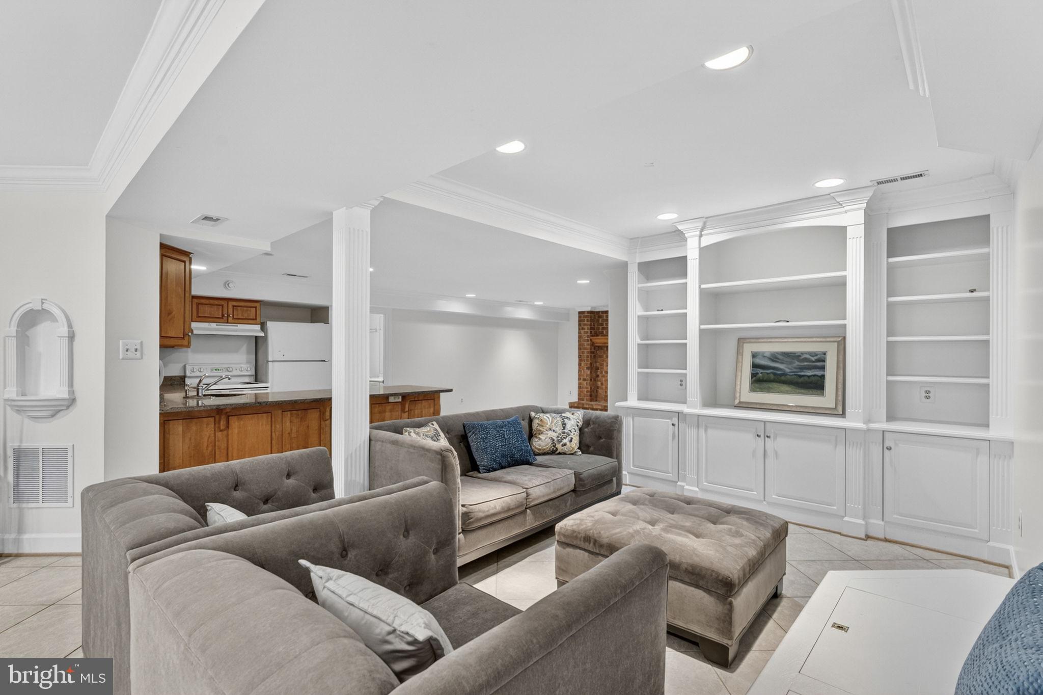 4531 DEN HAAG ROAD