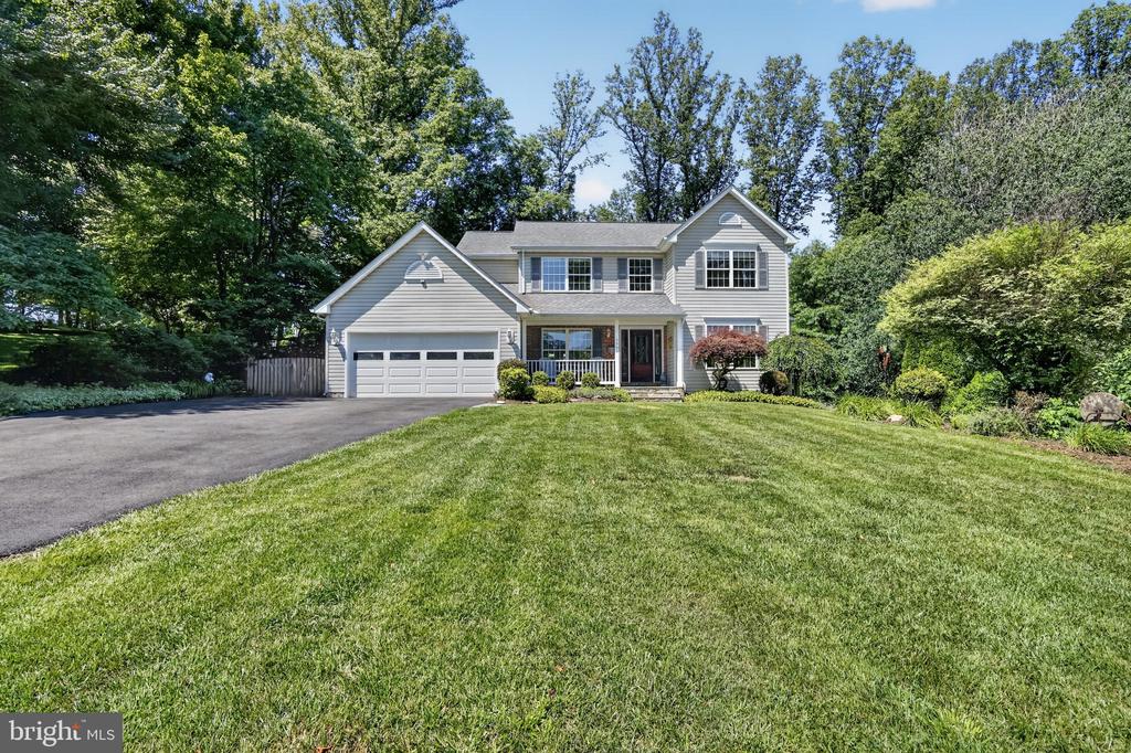 6404 COTSWOLD WAY