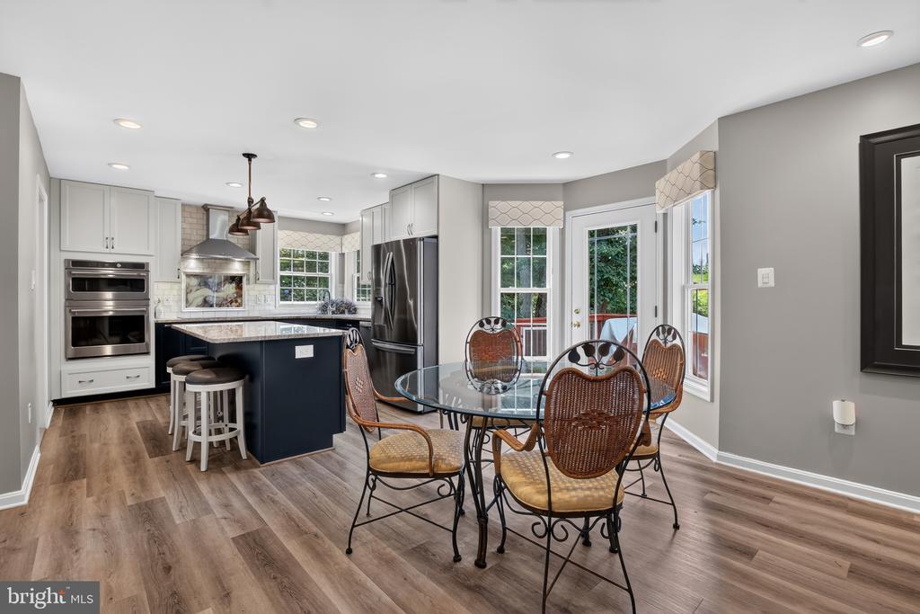 6404 COTSWOLD WAY