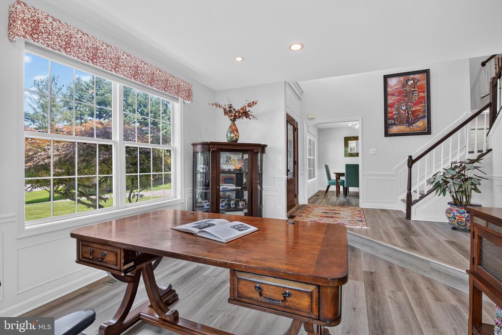 6404 COTSWOLD WAY
