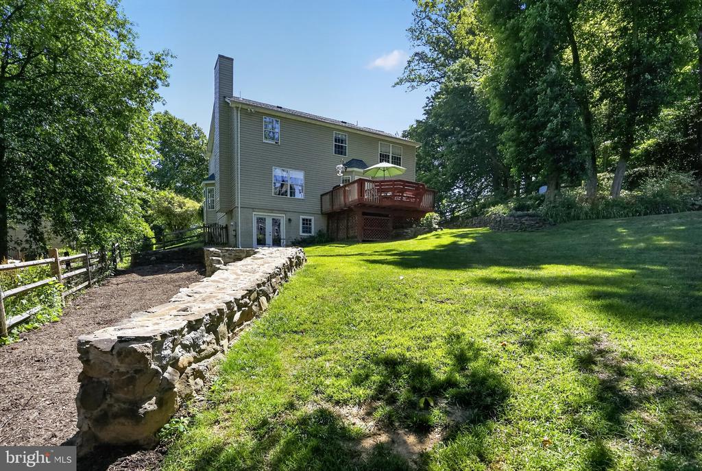 6404 COTSWOLD WAY
