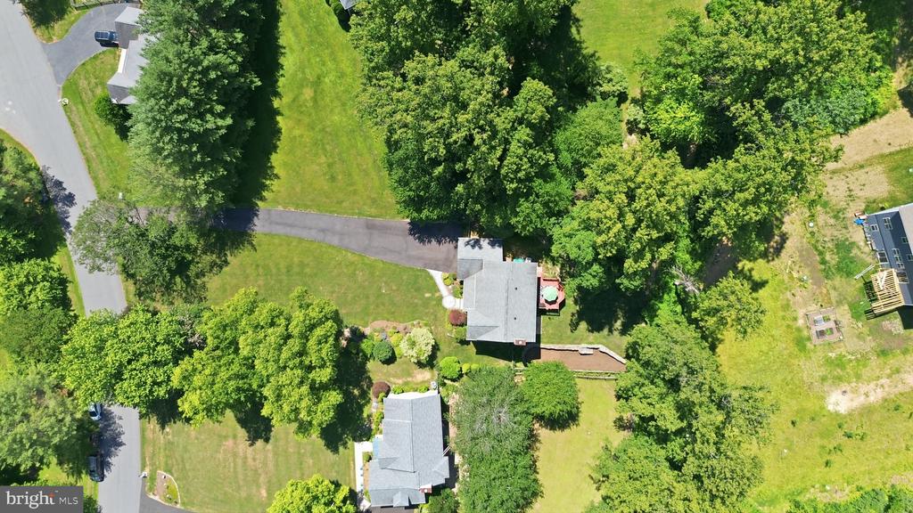 6404 COTSWOLD WAY