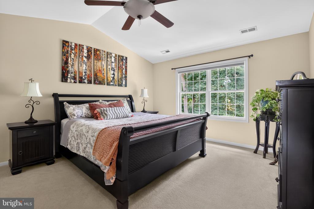 6404 COTSWOLD WAY