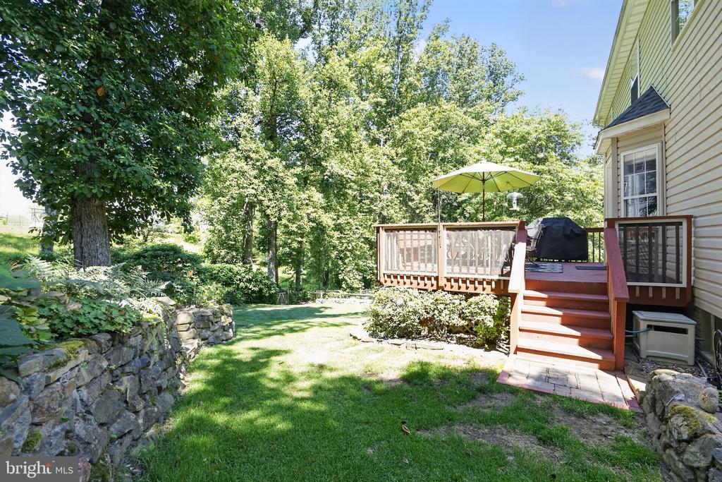 6404 COTSWOLD WAY