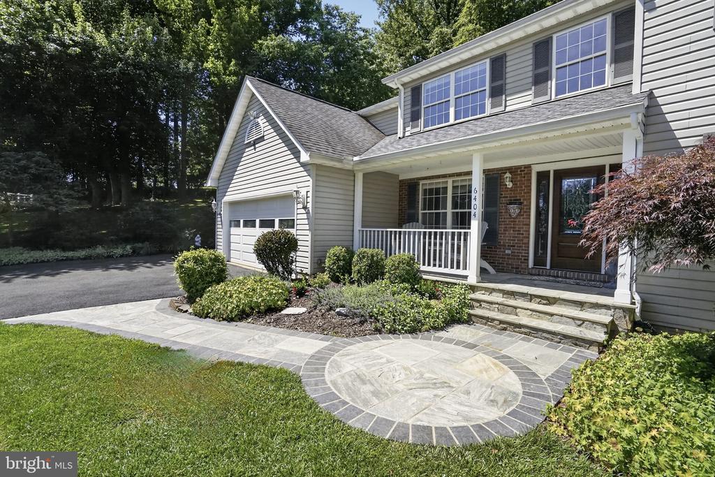 6404 COTSWOLD WAY