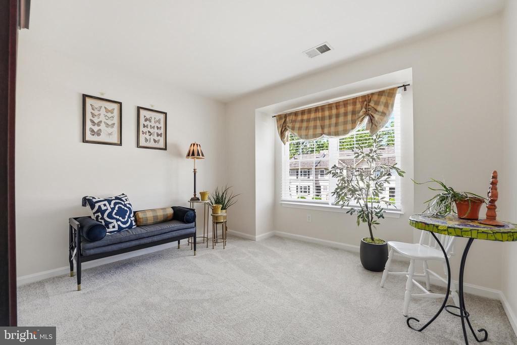 210 FERNWOOD PLACE