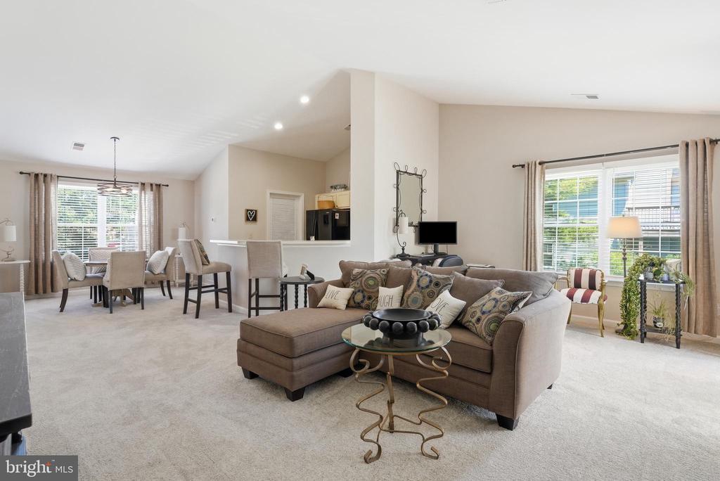 210 FERNWOOD PLACE
