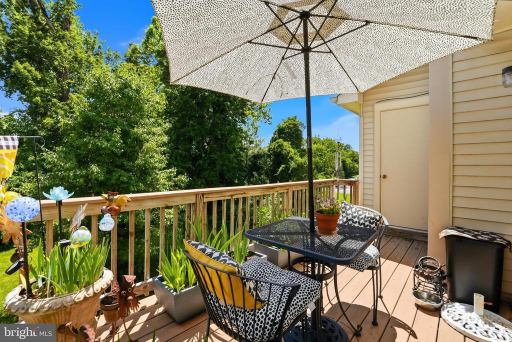 210 FERNWOOD PLACE