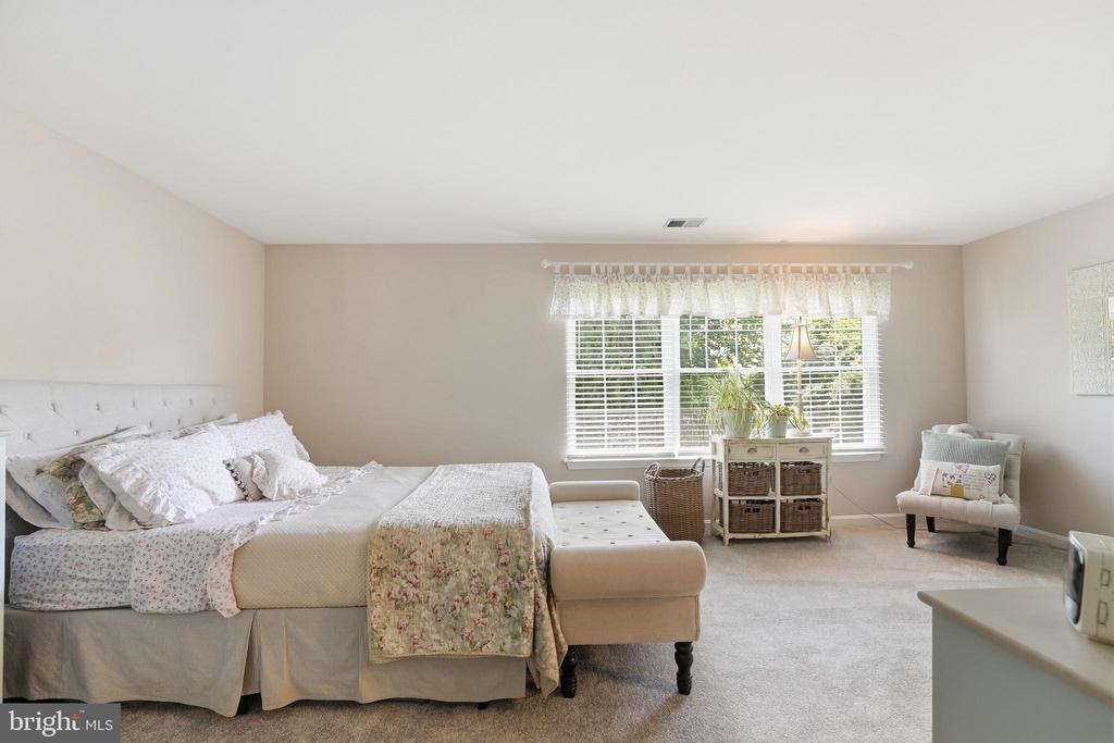 210 FERNWOOD PLACE