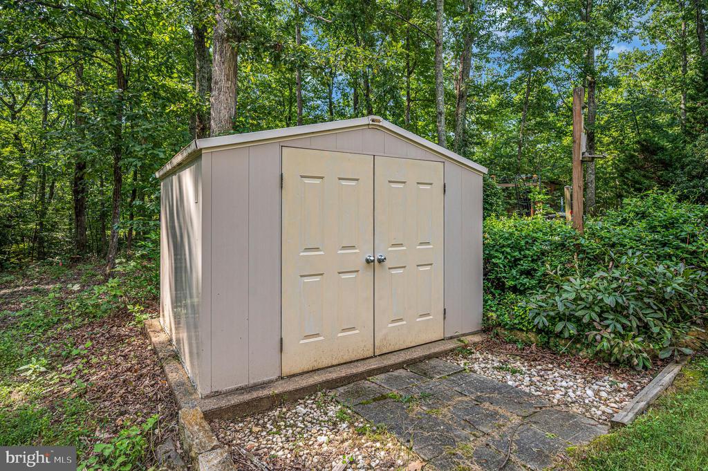 5099 COURTNEYS CORNER ROAD