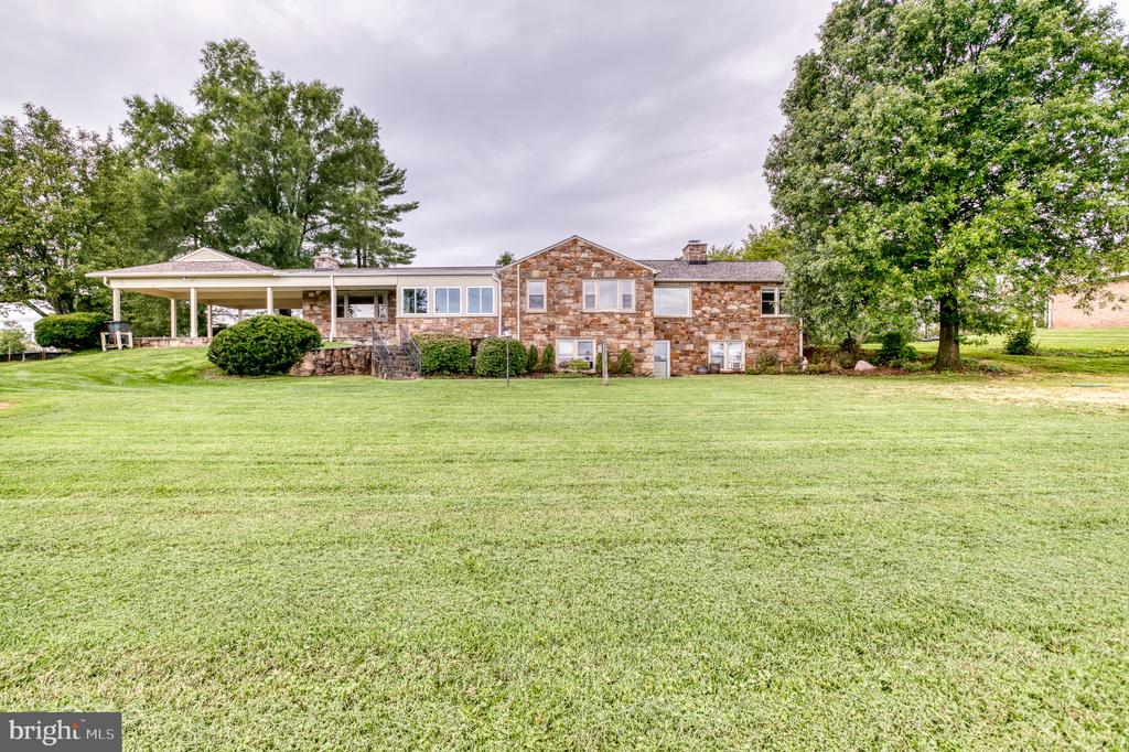 8215 LEES ROAD