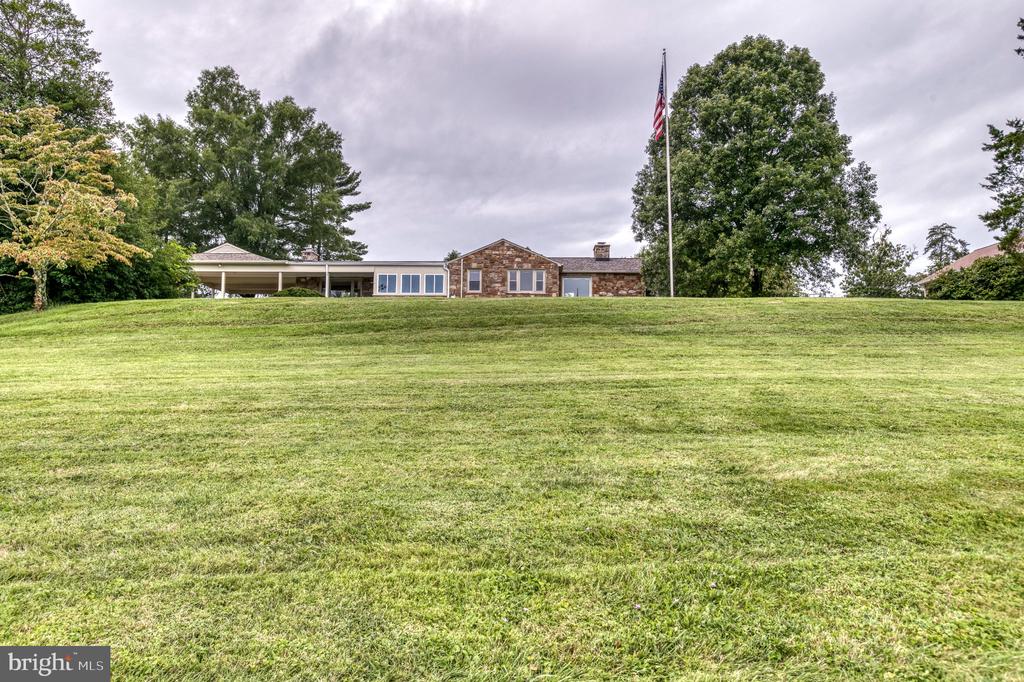 8215 LEES ROAD
