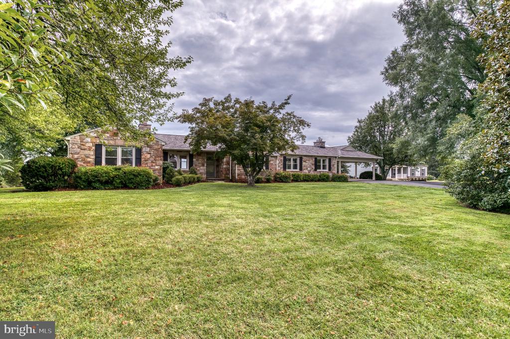 8215 LEES ROAD