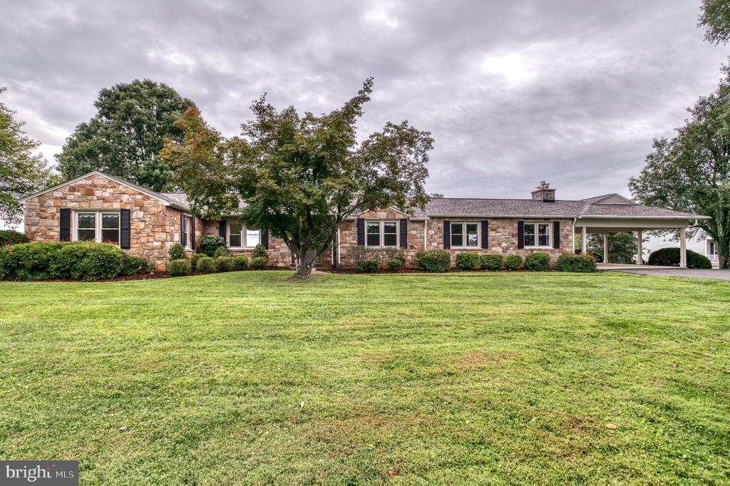 8215 LEES ROAD