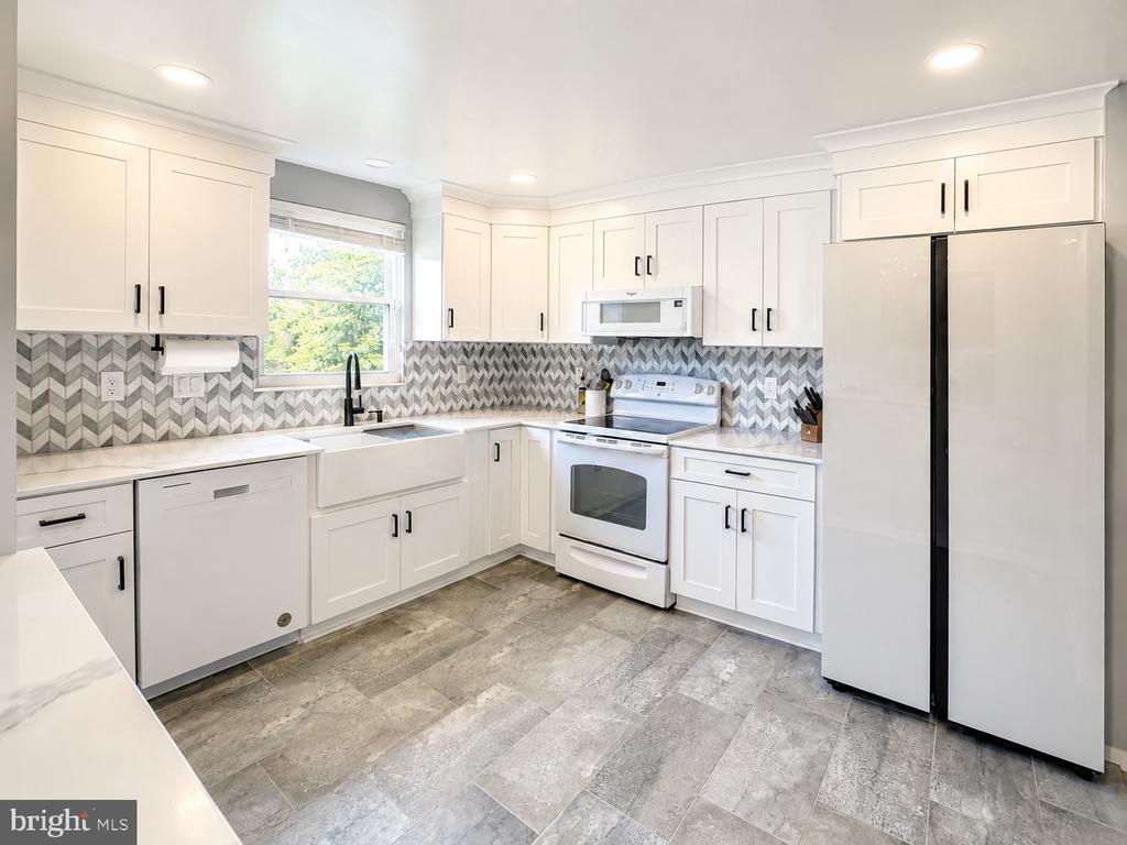 6444 LANCASTER DRIVE