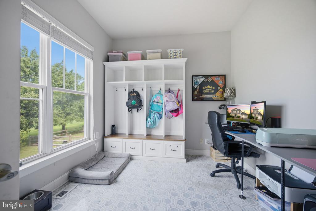6722 ECKERT COURT