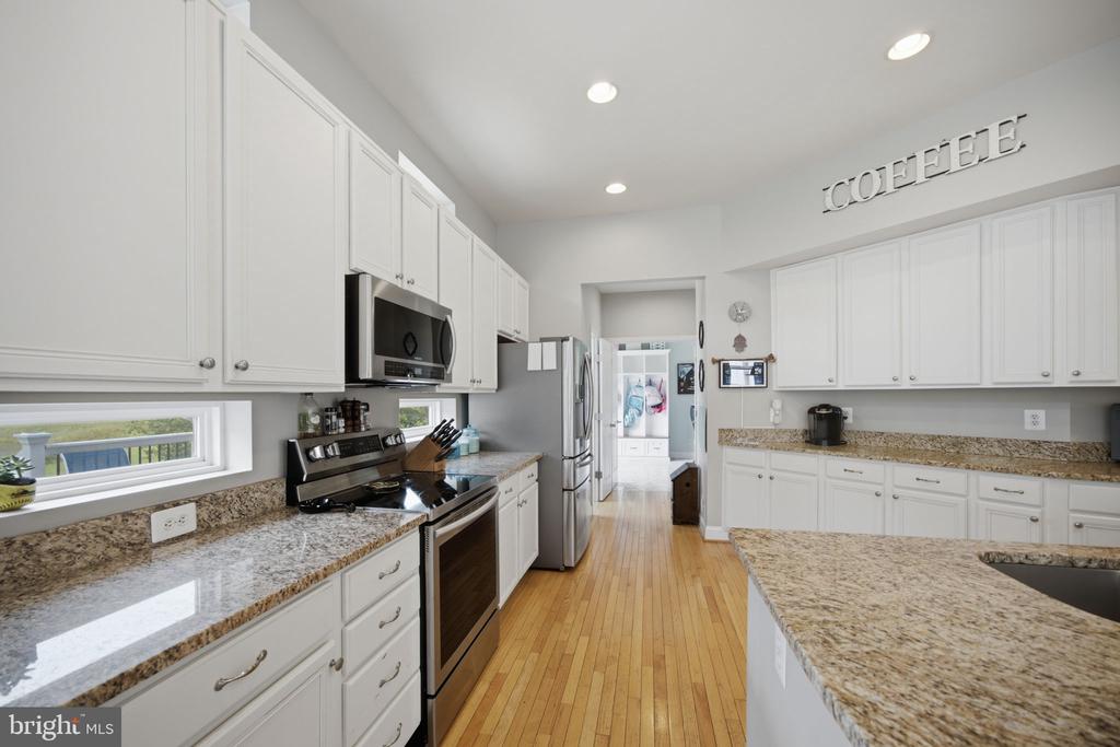 6722 ECKERT COURT