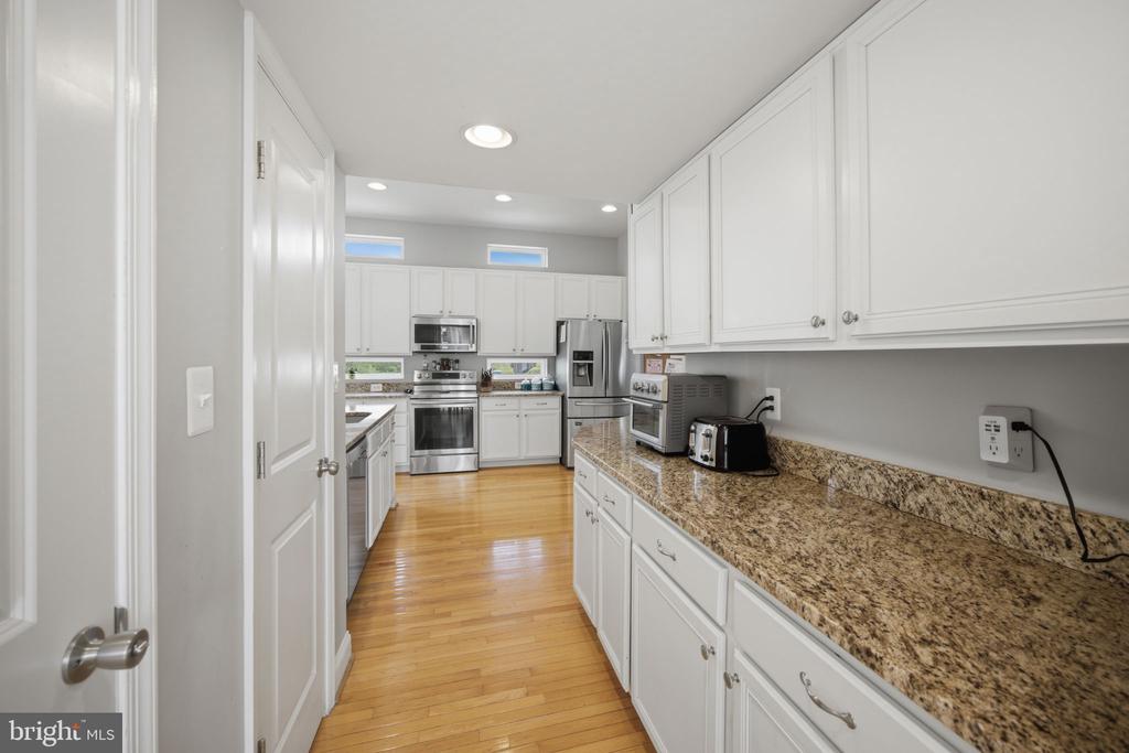 6722 ECKERT COURT