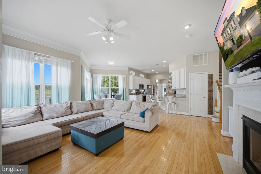 6722 ECKERT COURT