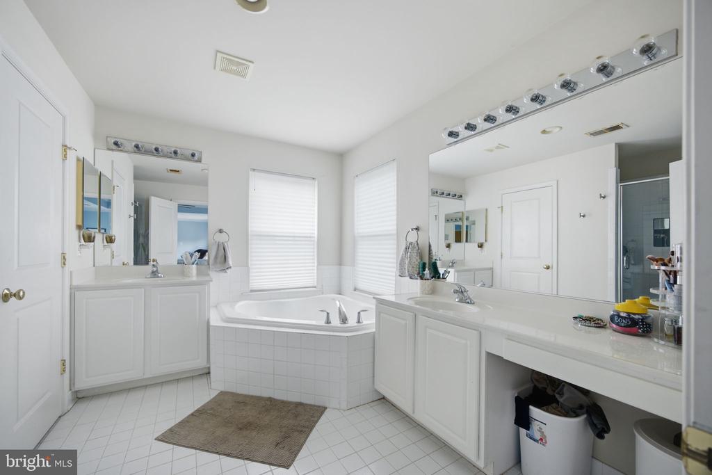 6722 ECKERT COURT