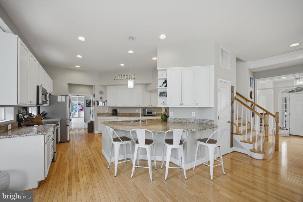 6722 ECKERT COURT