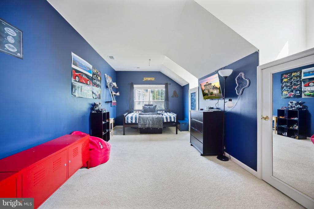 6722 ECKERT COURT