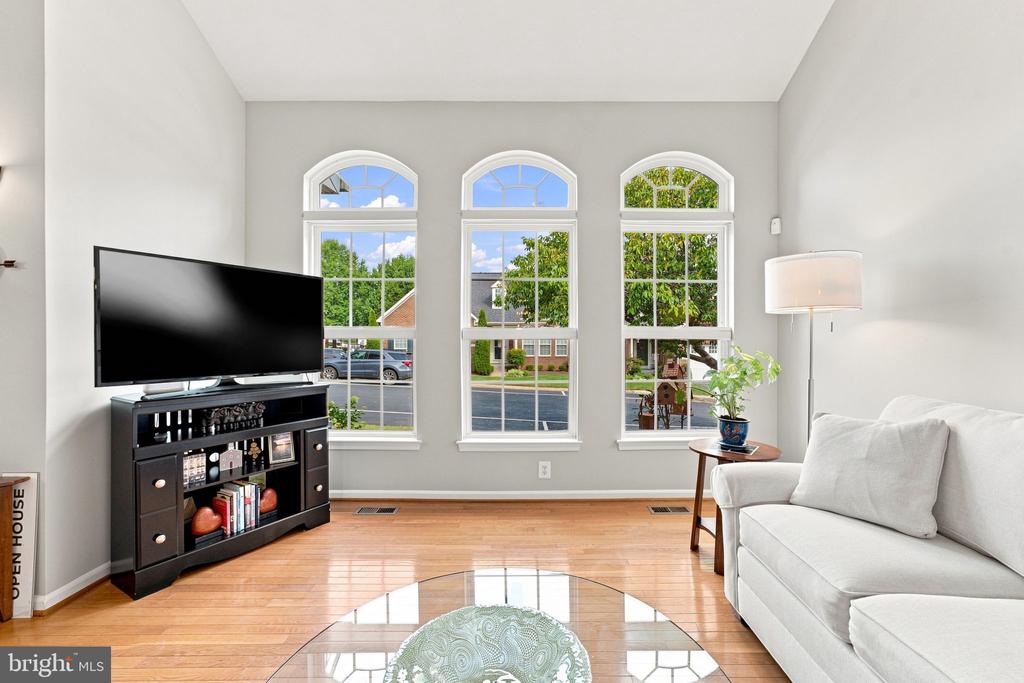 249 SAPPHIRE COURT