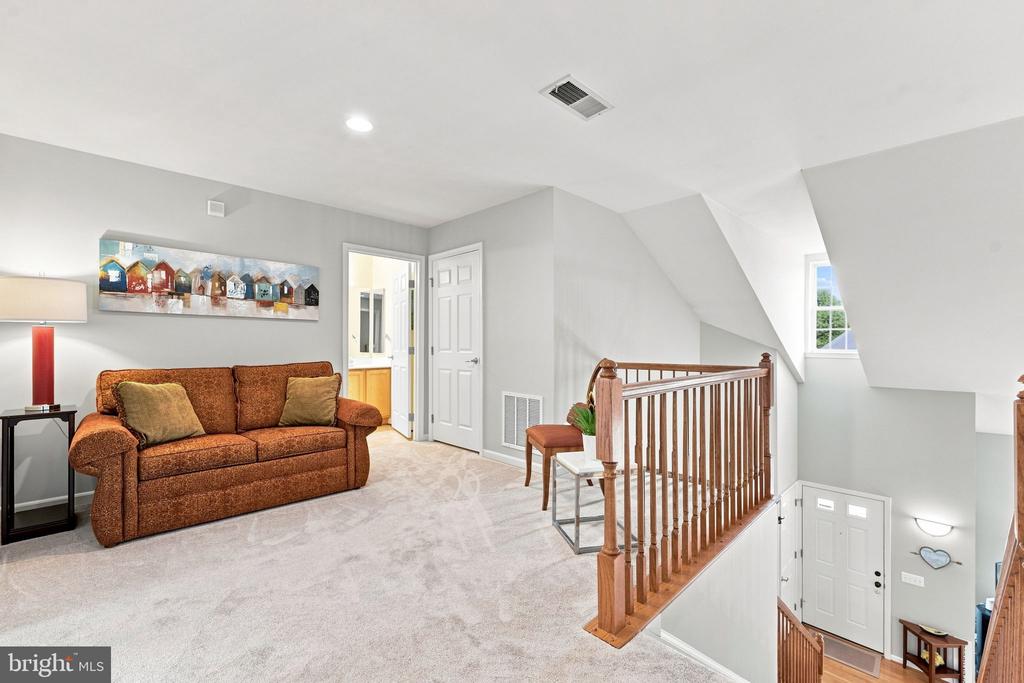 249 SAPPHIRE COURT
