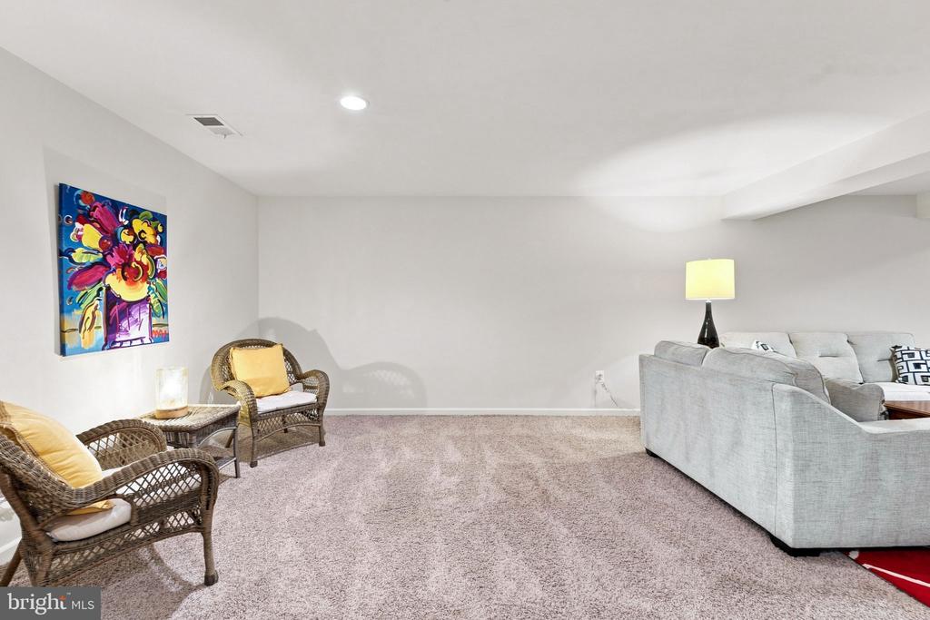 249 SAPPHIRE COURT