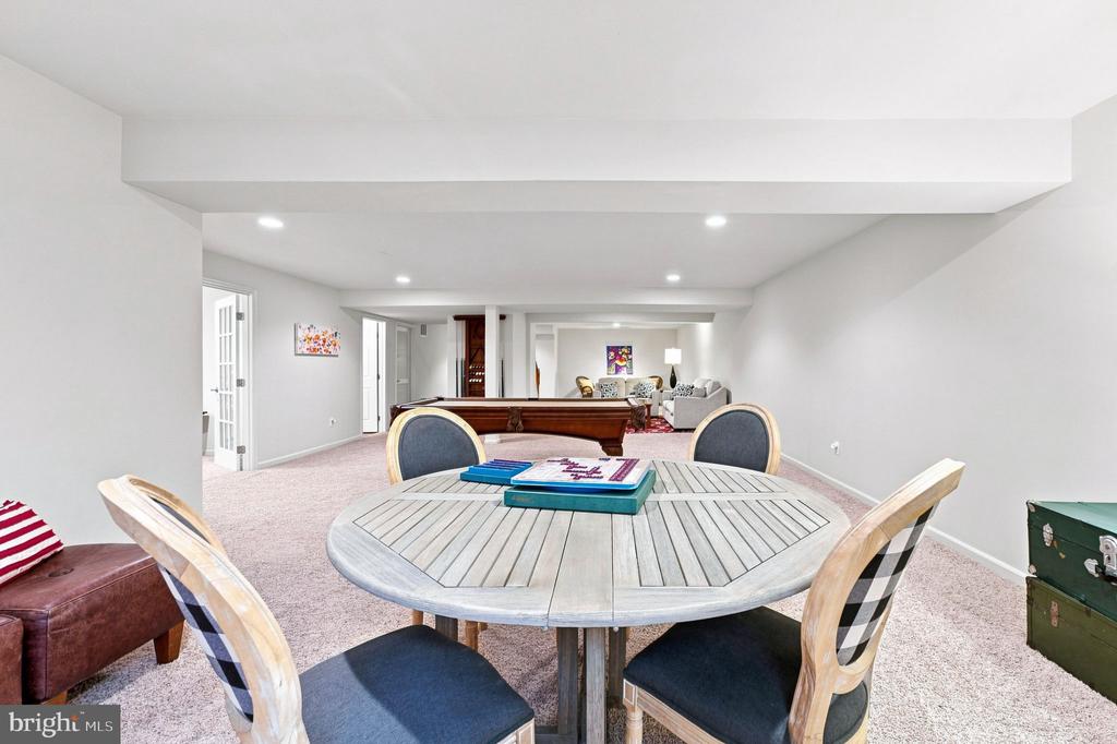 249 SAPPHIRE COURT