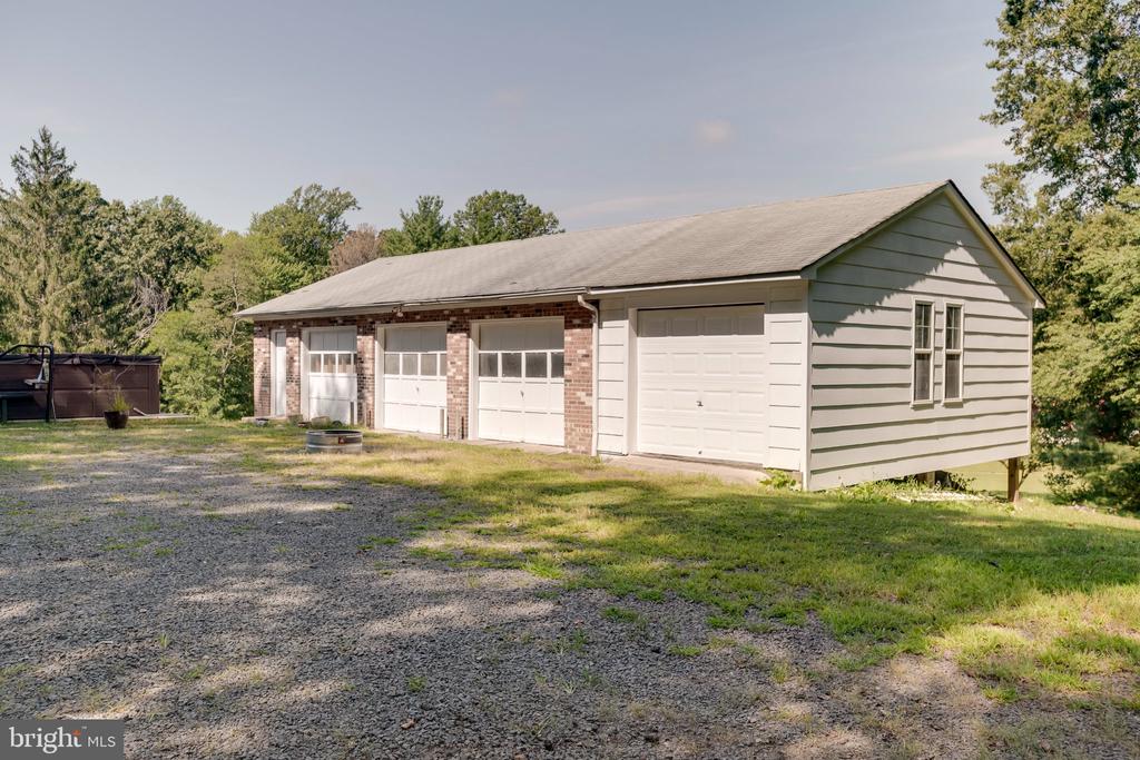 4528 ANNS LANE