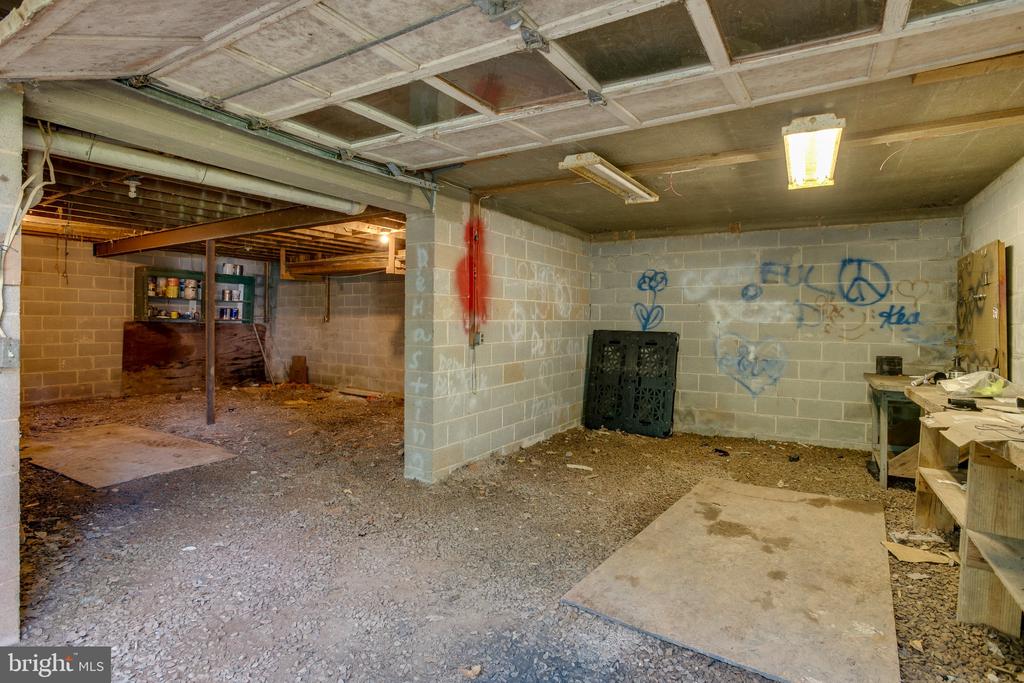 4528 ANNS LANE