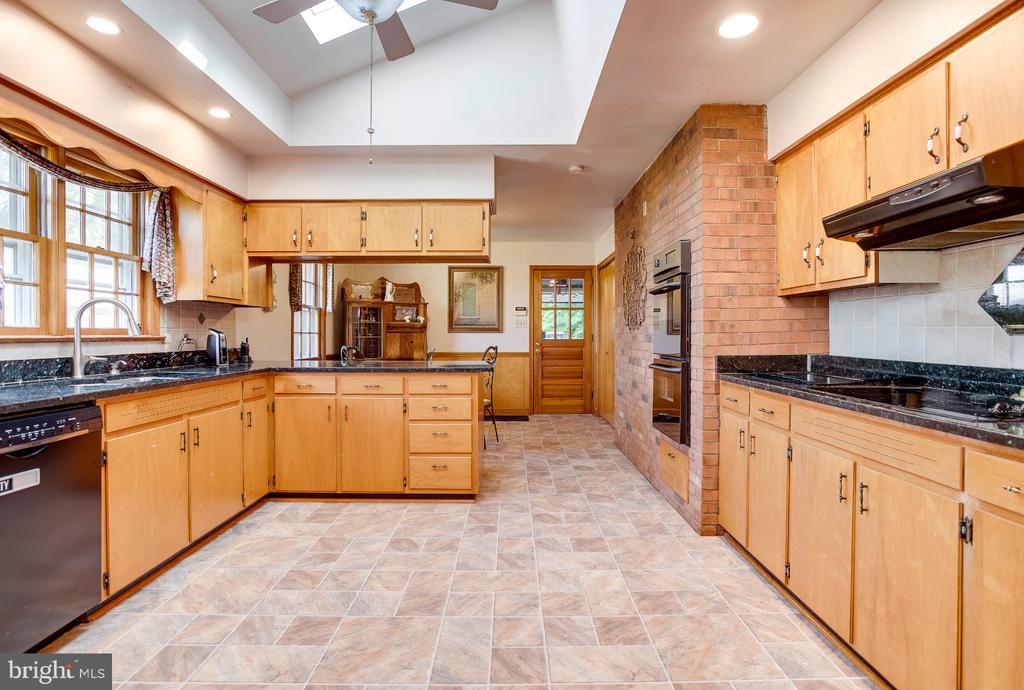 4528 ANNS LANE